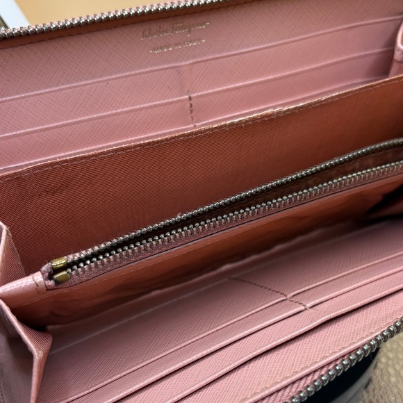 Salvatore Ferragamo Pink💕leather Women's Wallet - Picture 8 of 13